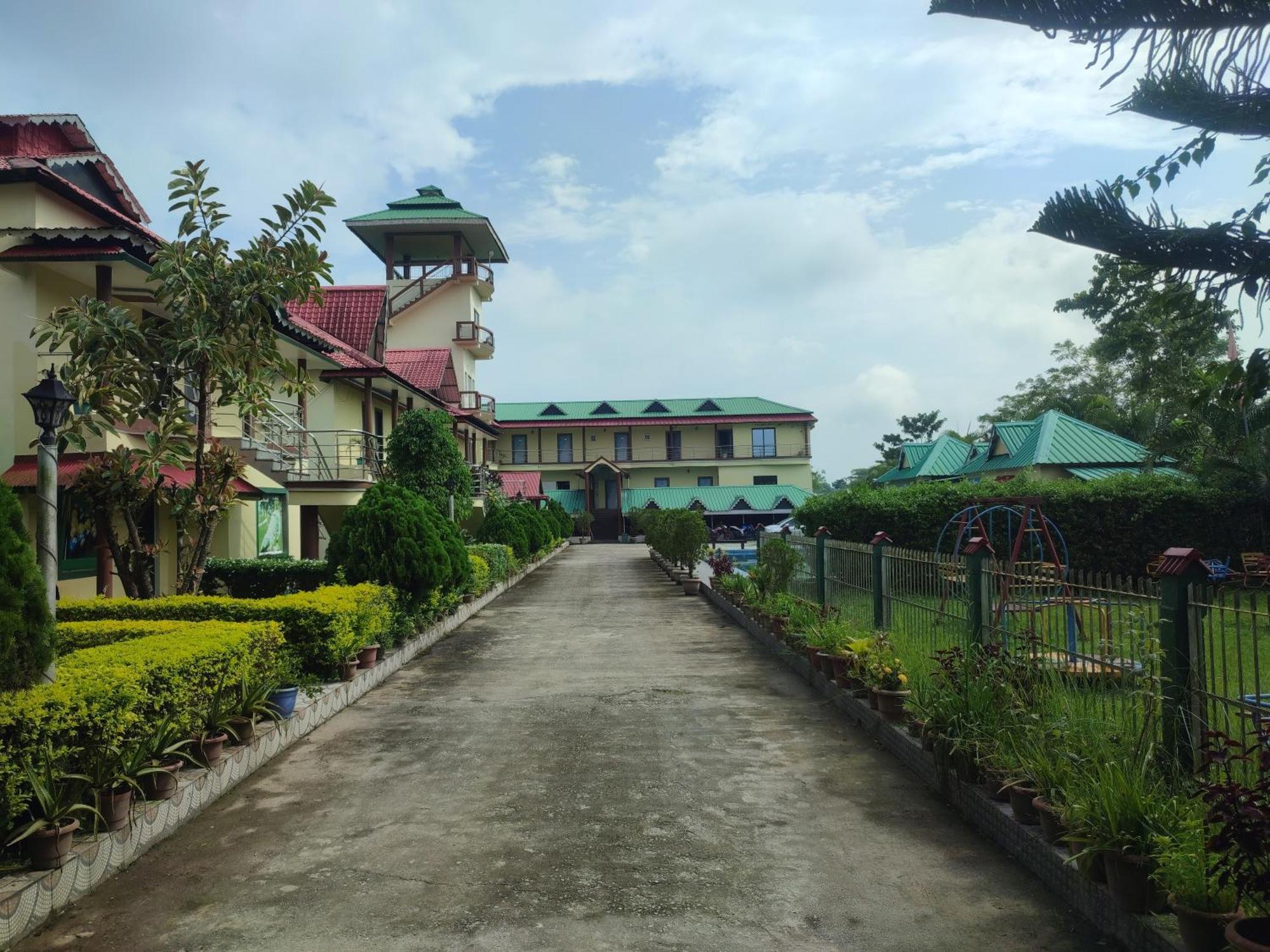 Maa Greenary View - A Holiday Resort Alipur Duar エクステリア 写真