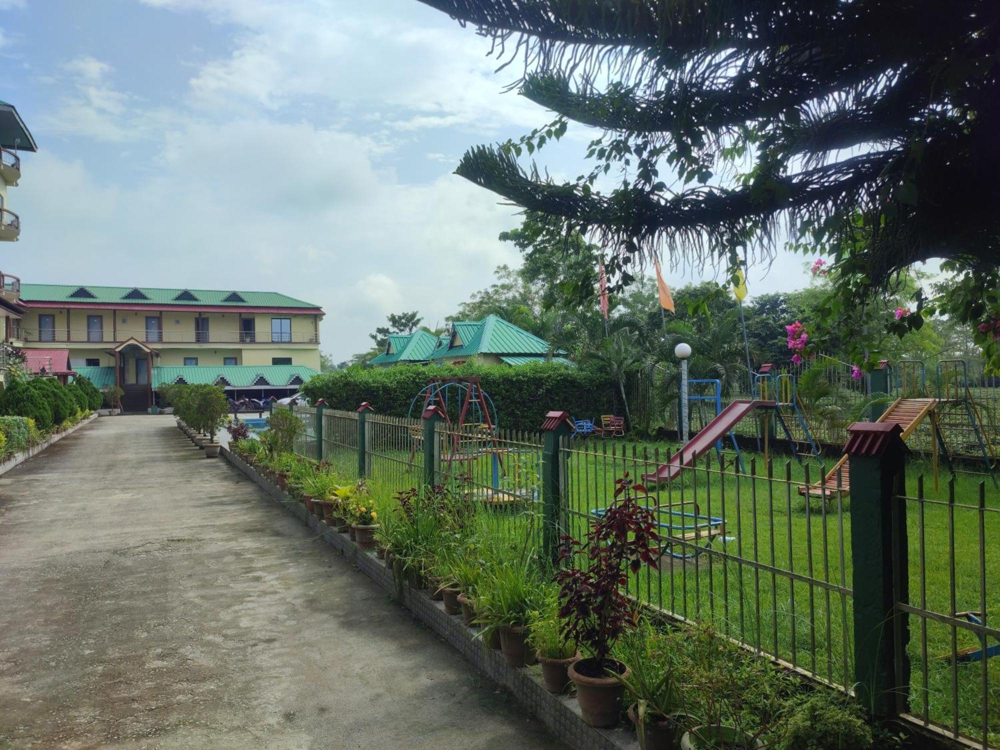 Maa Greenary View - A Holiday Resort Alipur Duar エクステリア 写真