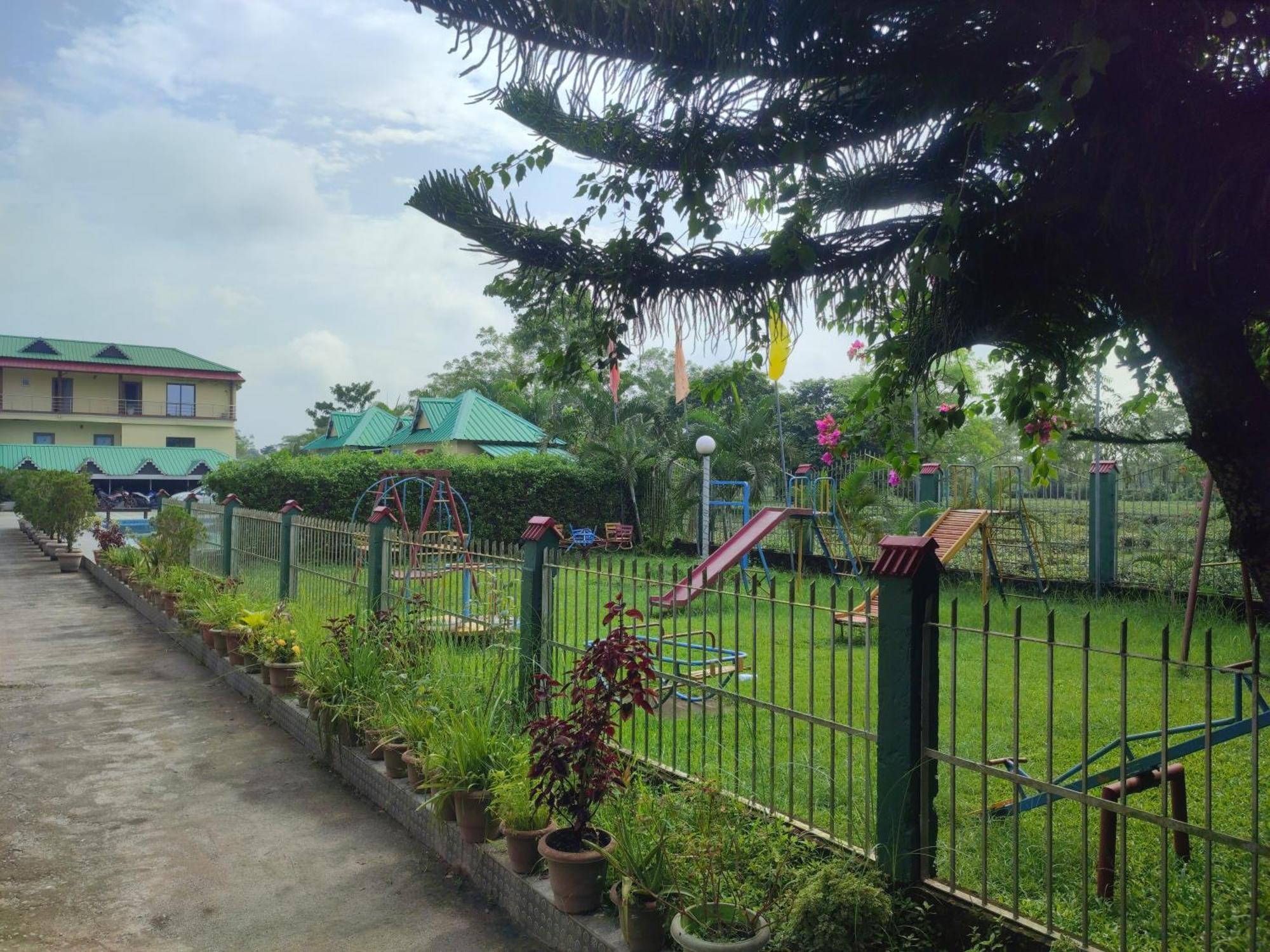 Maa Greenary View - A Holiday Resort Alipur Duar エクステリア 写真