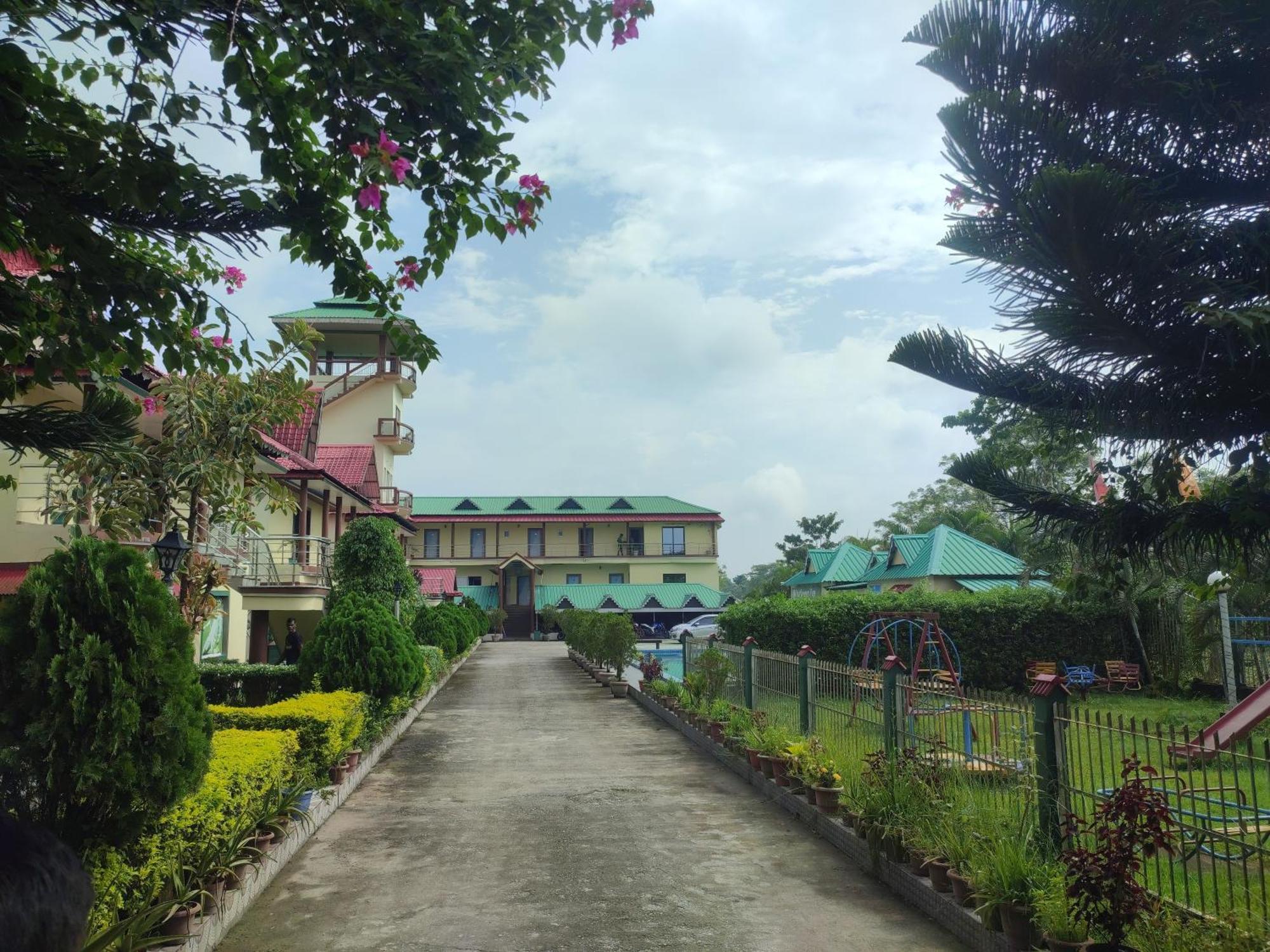 Maa Greenary View - A Holiday Resort Alipur Duar エクステリア 写真